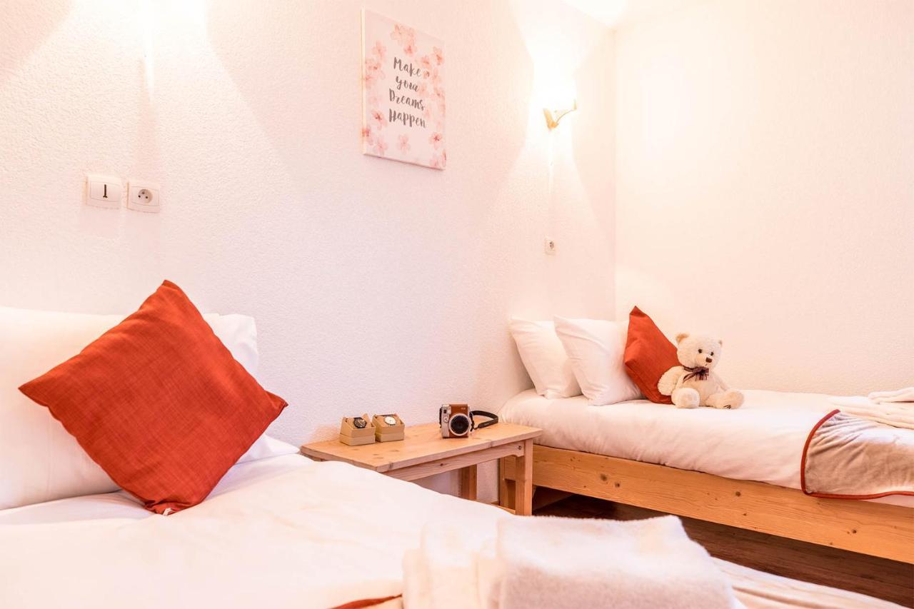 Madame Vacances Les Chalets Du Berger Premium*** La Féclaz Eksteriør billede